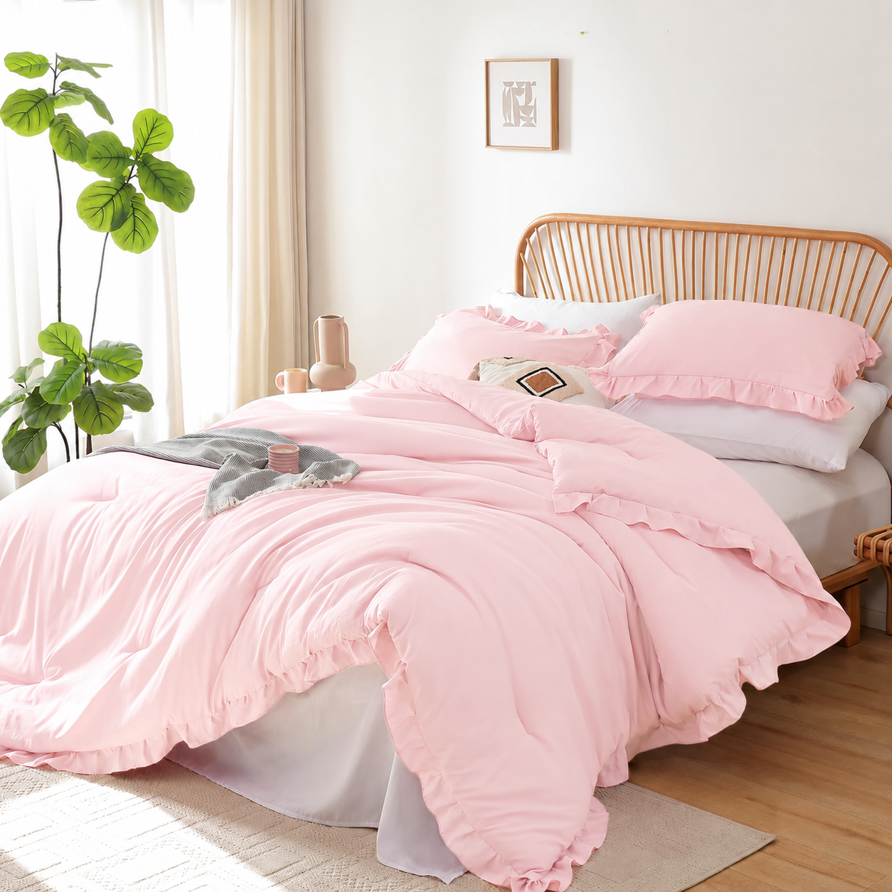 Luxelinen Ruffled Winter Comforter